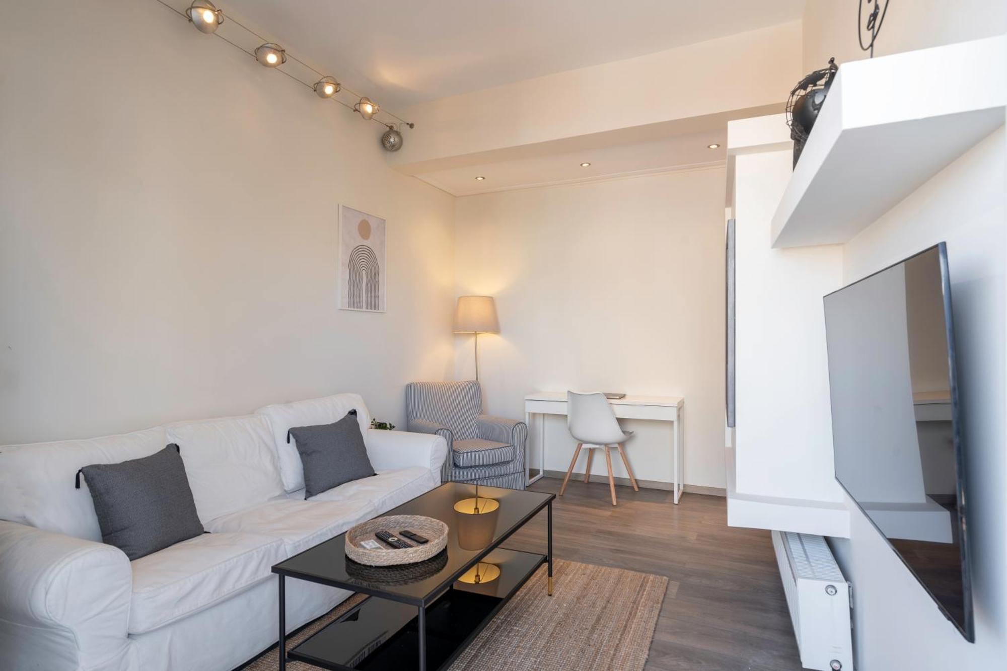 City Oasis: Newly Renovated 2Br Apt In City Center أثينا المظهر الخارجي الصورة